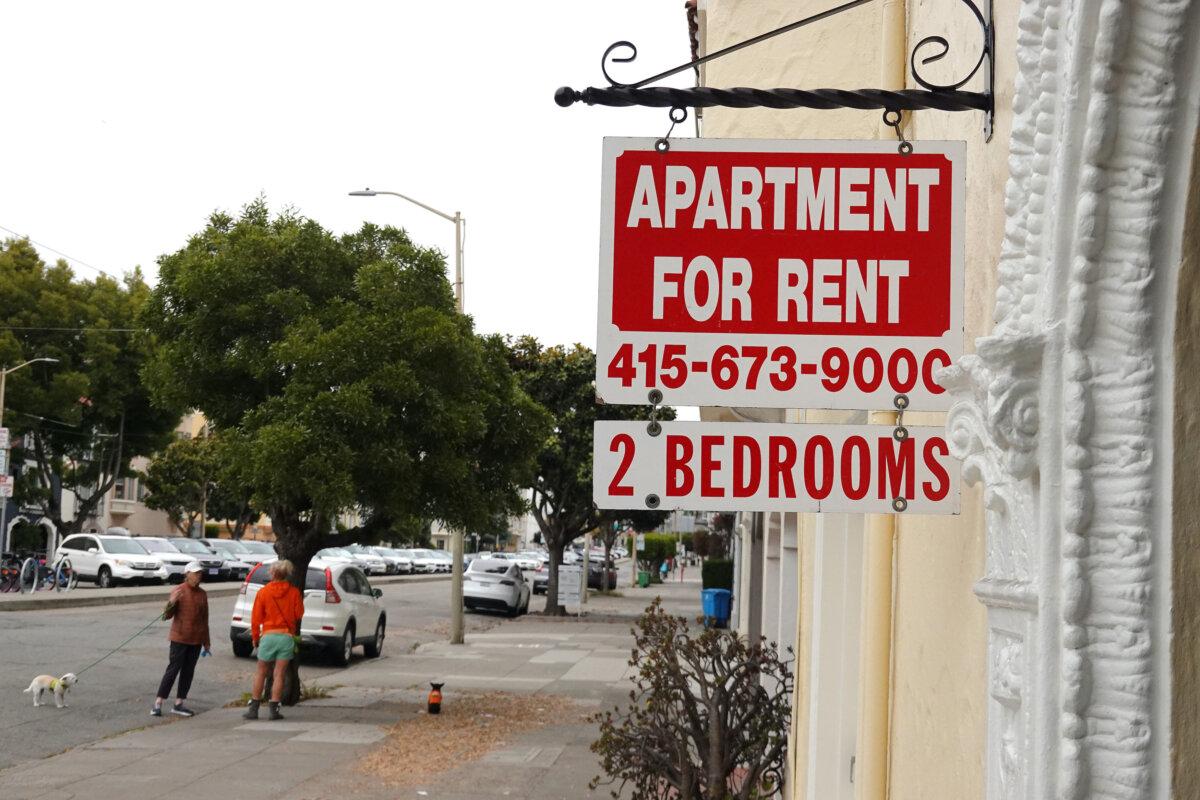 A sign is posted in front of an apartment building with available rentals in San Francisco on June 9, 2023. (Justin Sullivan/Getty Images)