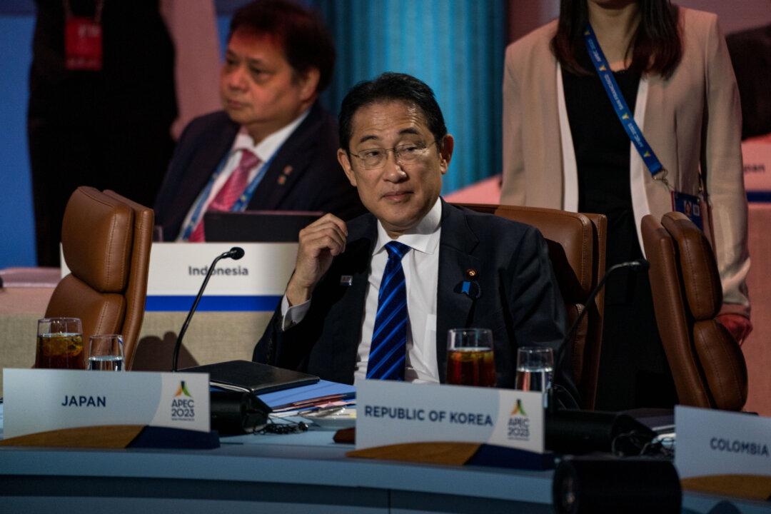 Japan’s Prime Minister Shifts to Assertive Diplomacy Against CCP at APEC Summit