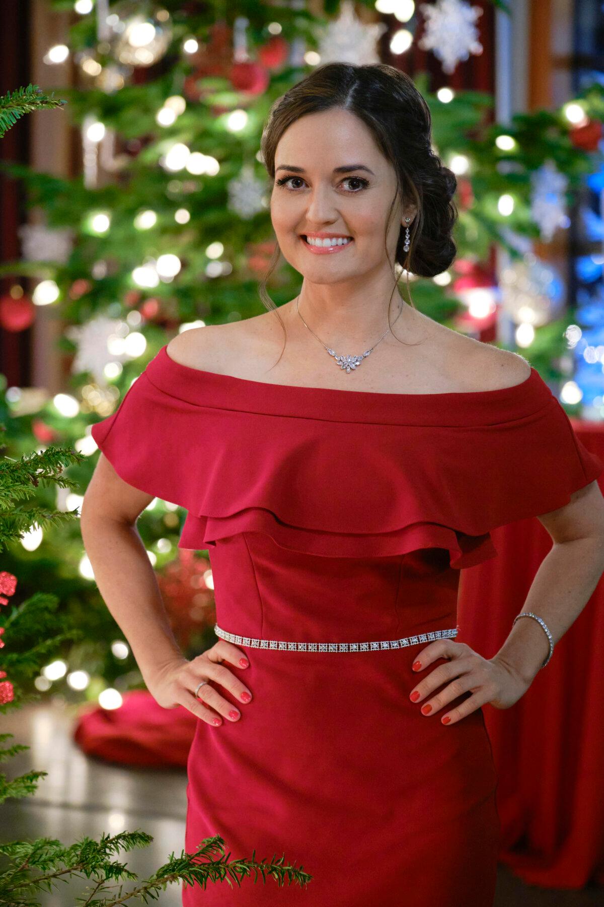 Ms. McKellar portrays a columnist named Kaleigh in “Christmas She Wrote” (2020). (MovieStillsDB)