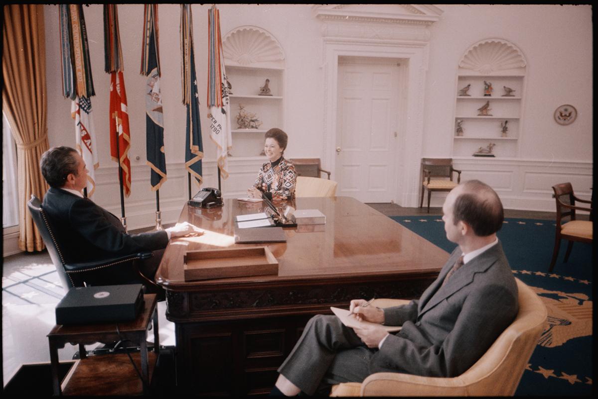 President Richard Nixon meets with U.S. Ambassador to Ghana Shirley Temple Black on Feb. 28, 1974. White House Photo Office Collection. (Public Domain)