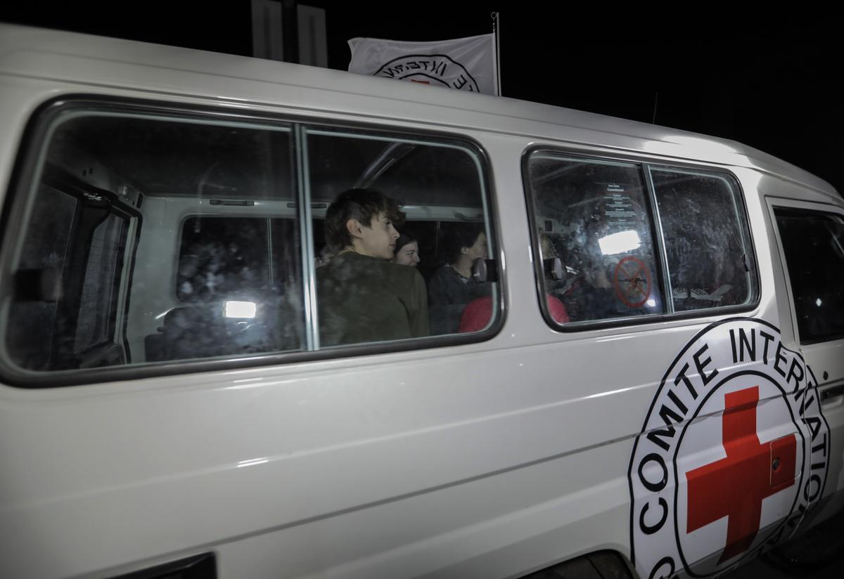 2nd Group of Hostages Released After Tense Delay by Hamas