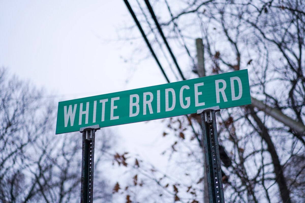 A sign for White Bridge Road in the Town of Mount Hope, N.Y., on Nov. 26, 2023. (Cara Ding/The Epoch Times)