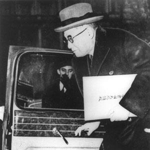 Japanese Ambassador Admiral Kichisaburo Nomura presents his credentials to President Roosevelt at White House, Feb. 1941. (Public Domain)