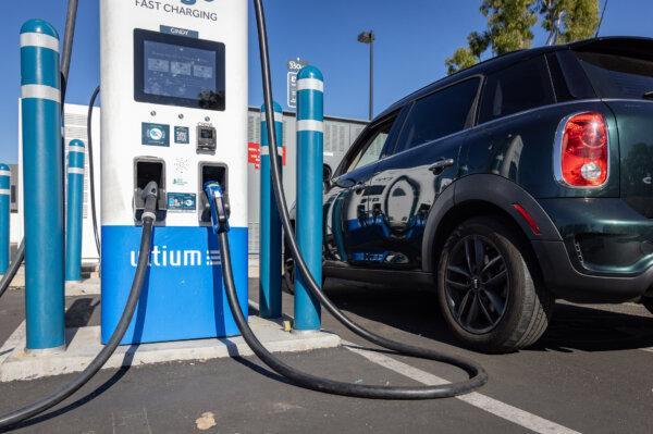  An electric vehicle charging station in Irvine, Calif., on Nov. 28, 2023. (John Fredricks/The Epoch Times)