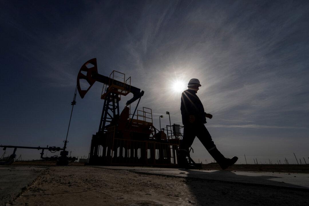 Oil Gains Ahead of OPEC+ Meeting as Black Sea Shutdowns Support