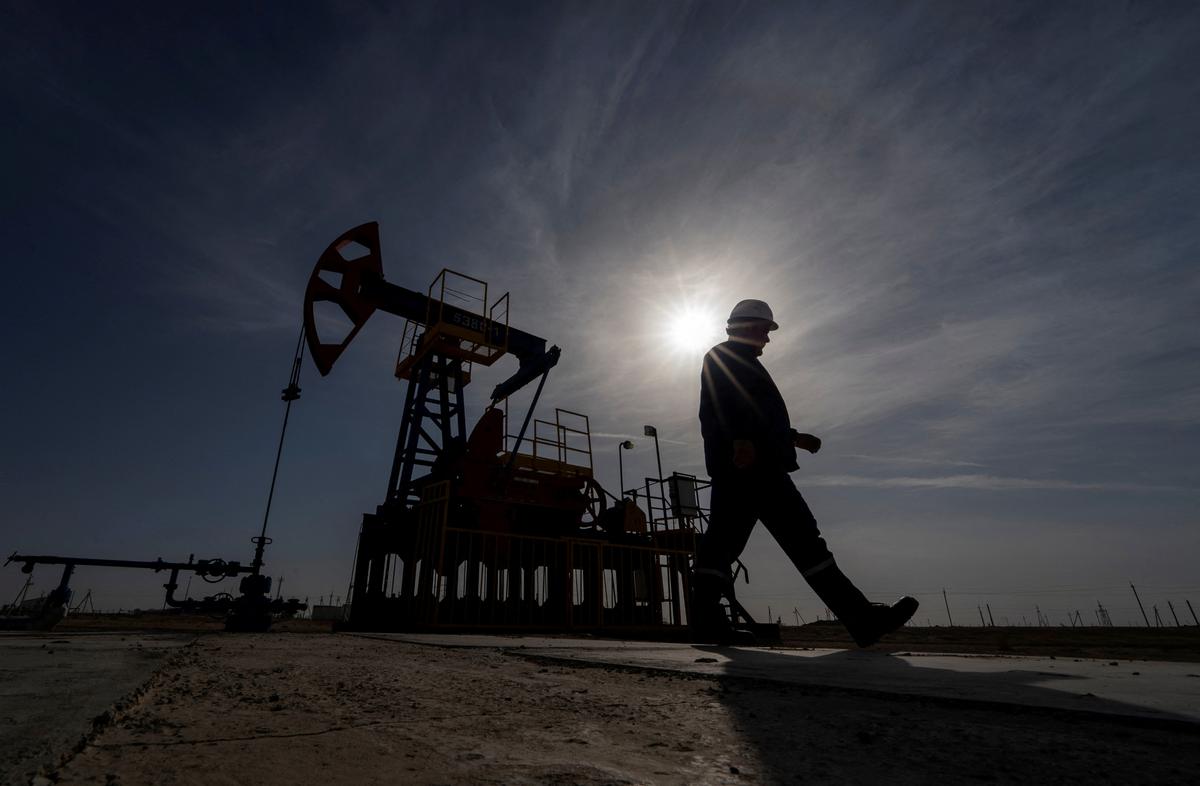 Oil Prices Drift Up With Focus on Middle East