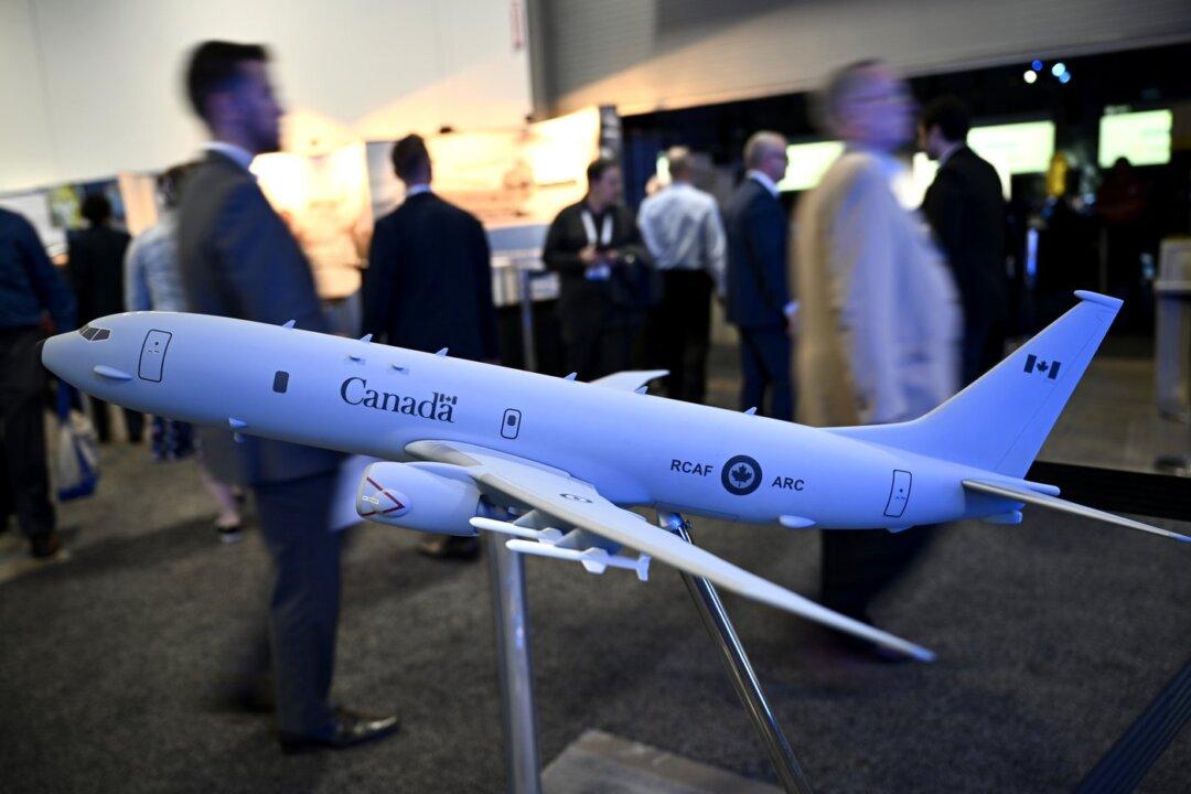 Feds Select Boeing Military Plane in Sole-Source Deal, Bypassing Bombardier