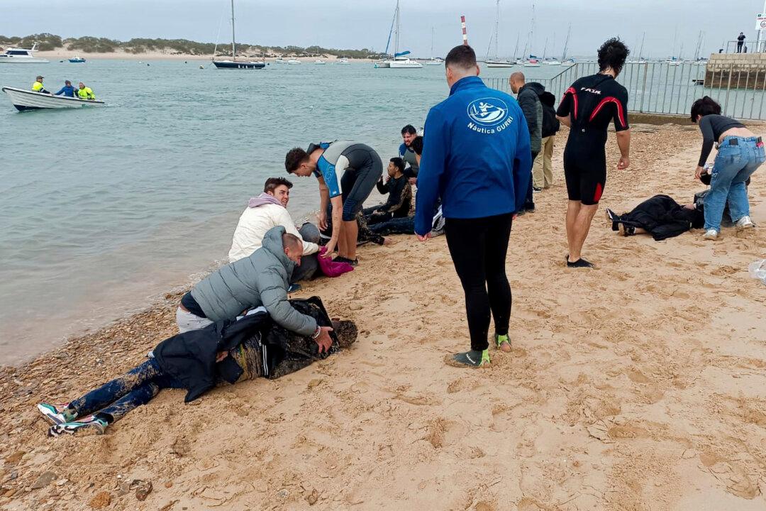 4 Migrants Who Were Pushed Out of Boat Die Just Yards From Spain’s Southern Coast