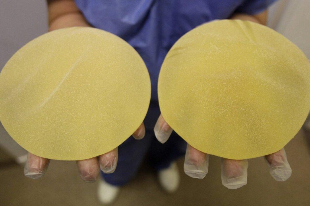 Create National Breast-Implant Registry to Help Prevent Complications: Committee