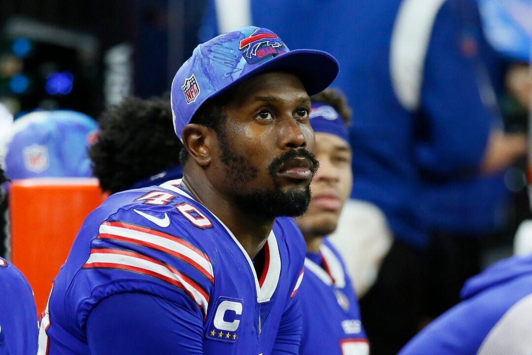 Bills Linebacker von Miller Turns Himself in on Felony Domestic Violence Charge