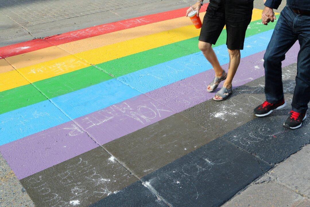 Group Behind Alberta Town Plebiscite Over Crosswalk, Flagpole Bylaw Seeking 'Equality'