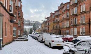 Heavy Snow Hits Flights as Temperatures Plunge Across UK
