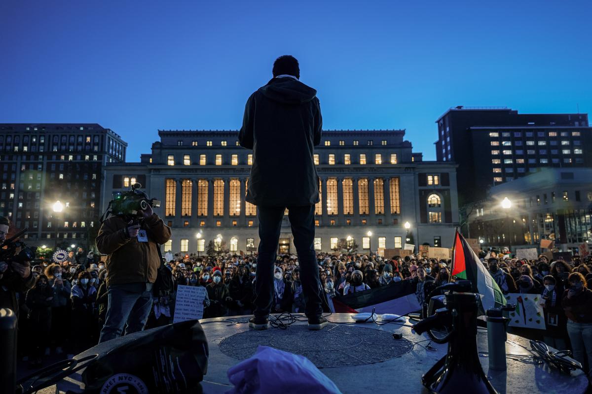 <span data-sheets-root="1" data-sheets-value="{"1":2,"2":"An advocate speaks at a rally in support of Palestine at Columbia University campus in New York City on Nov. 14, 2023. (Spencer Platt/Getty Images)"}" data-sheets-userformat="{"2":771,"3":{"1":0},"4":{"1":2,"2":65535},"11":4,"12":0}">An advocate speaks at a rally in support of Palestine at the Columbia University campus in New York City on Nov. 14, 2023. (Spencer Platt/Getty Images)</span>