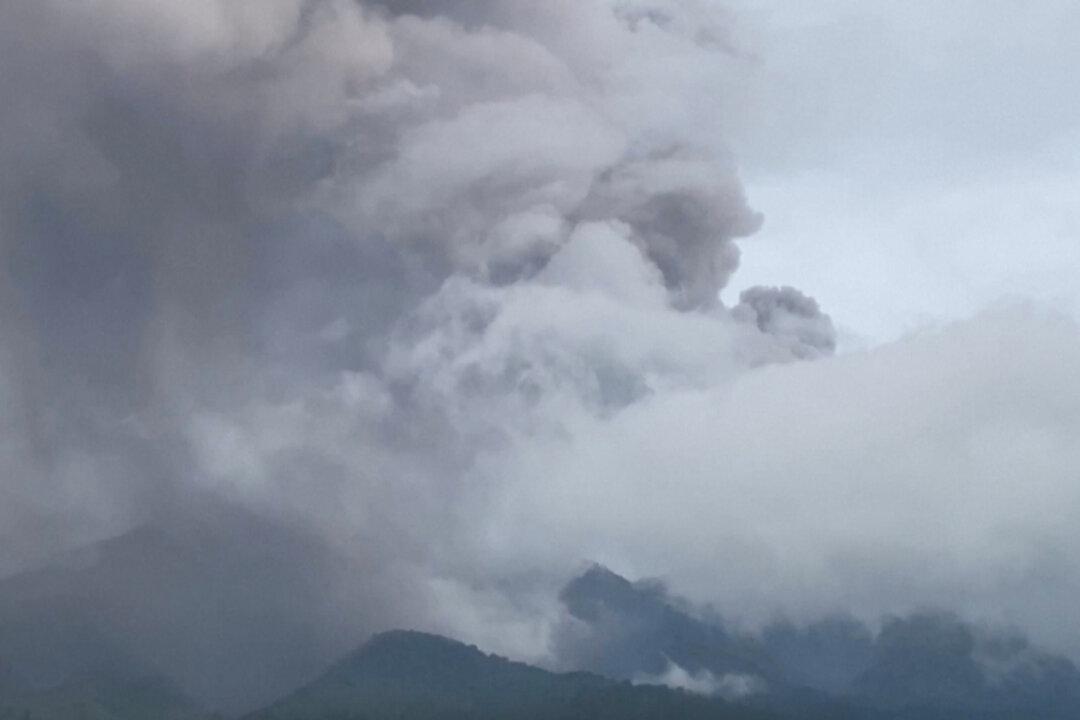 Indonesia’s Marapi Volcano Erupts and Blankets Nearby Villages With Ash