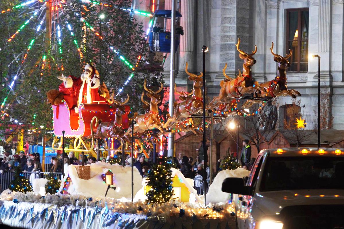 Philadelphia holds its unique Holiday Parade, celebrating winter's holidays, including Hanukkah, Christmas, Kwanzaa, New Year, and Chinese New Year, on the evening of Dec. 2, 2023. (William Huang/The Epoch Times)