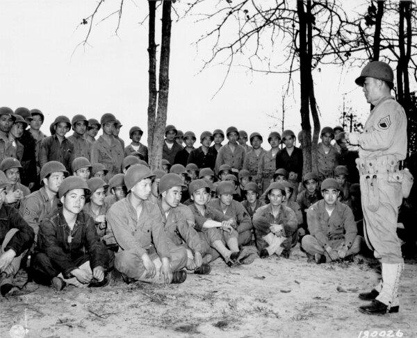100th Infantry soldiers receiving grenade training in 1943. U.S. Army. (Public Domain)
