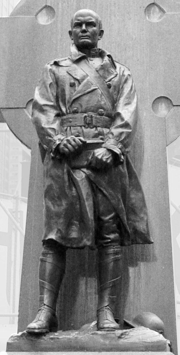 Monument to Francis P. Duffy, located in a small wedge of park at Times Square, New York City. (CC SA 1.0)
