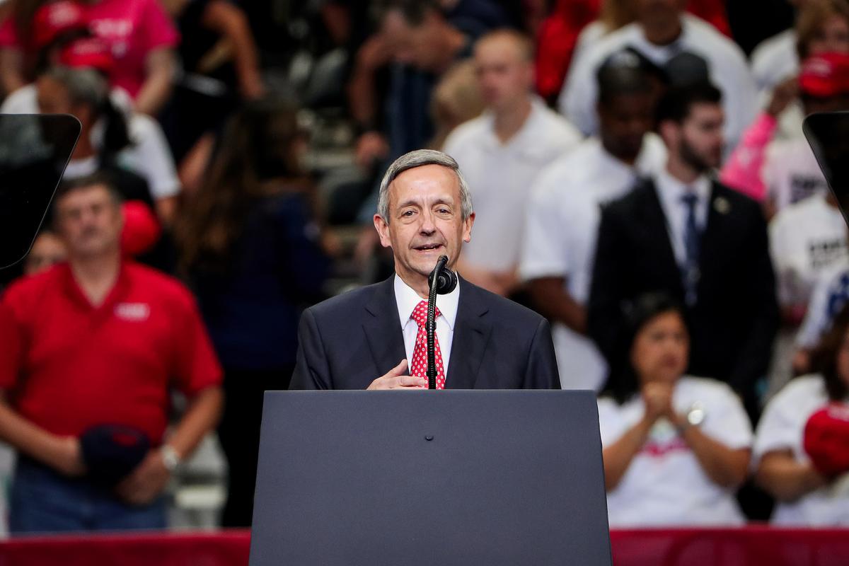 Pastor Robert Jeffress leads the Pledge of Allegiance before President Donald Trump speaks during a campaign rally in Dallas on Oct. 17, 2019. (Tom Pennington/Getty Images)