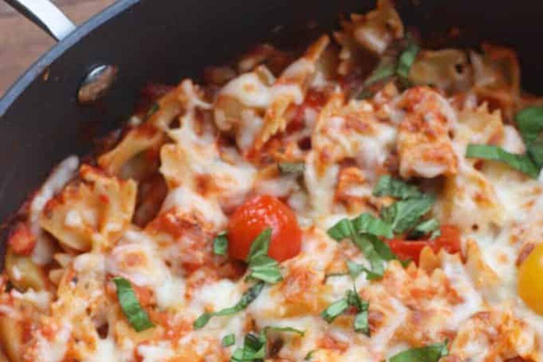 Chicken Mozzarella Pasta With Roasted Tomatoes