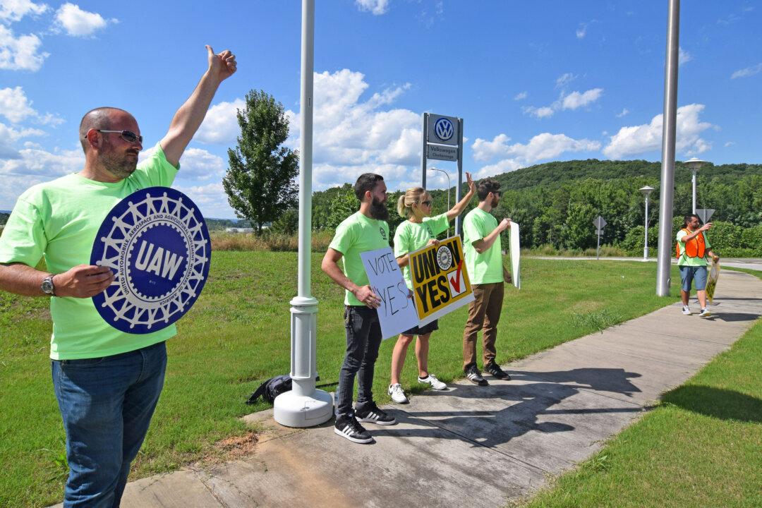 Chattanooga Volkswagen Workers Embrace Union in Historic Vote as UAW Sets Its Sights on the South