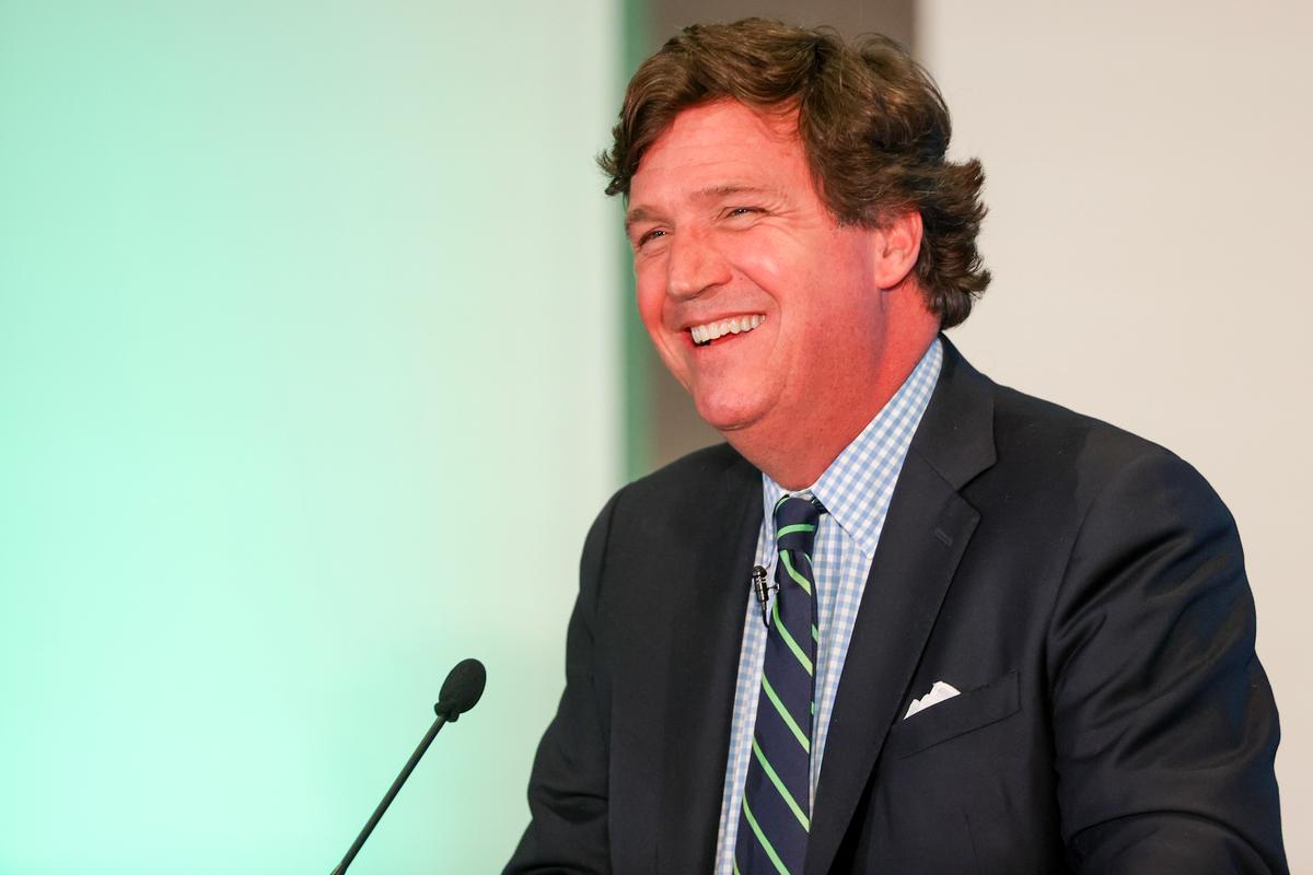 Tucker Carlson Extends Alberta Trip to Speak in Edmonton