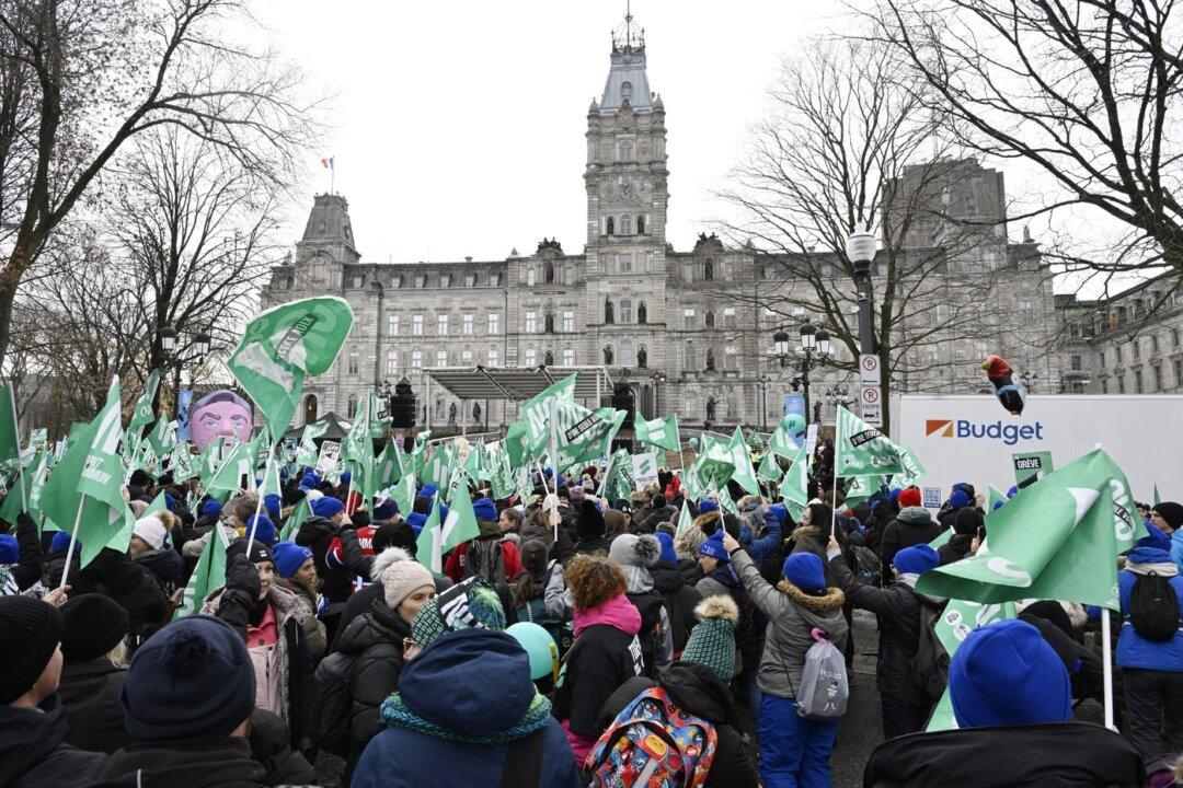 Nurses, Health Workers Set to Join Other Quebec Public Sector Workers on Picket Lines