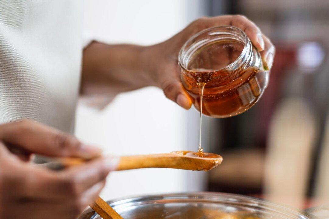 Honey Unleashed: Powerful Methods for Cough Relief and 16 Ways to Boost Your Health