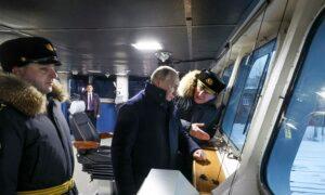 Putin Visits Shipyard to Oversee Commissioning of New Russian Nuclear Submarines