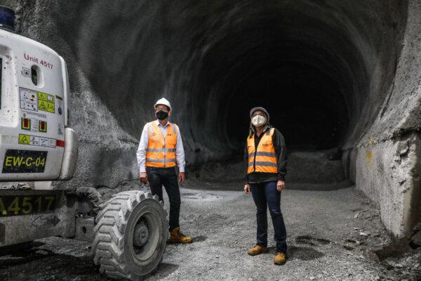 Former Premier of Victoria Daniel Andrews (Left) with Victorian Premier Jacinta Allan (right), who was previously Minister for Transport Infrastructure and Minister for Suburban Rail Loop, inspecting the Metro Tunnel in Melbourne, Australia, on Nov. 6, 2020. (Asanka Ratnayake/Getty Images)