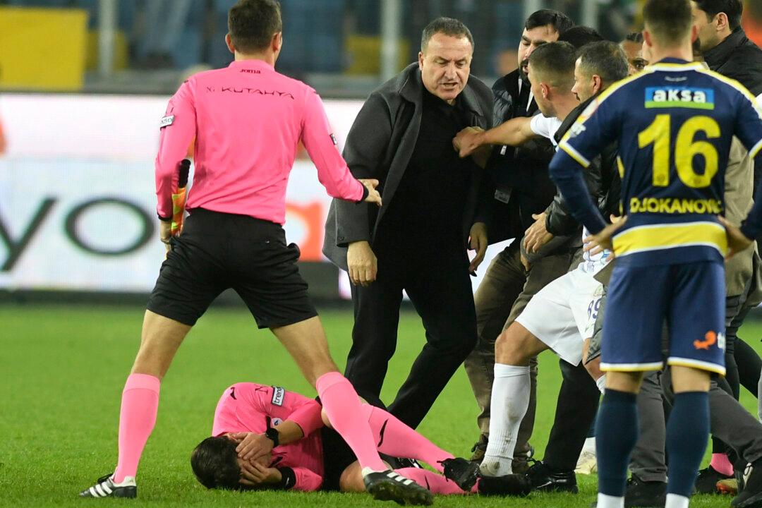Turkey Suspends All League Games After Club President Punches Referee at Top-Flight Match