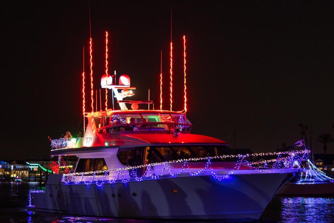 Annual Newport Beach Christmas Boat Parade a Hallmark of the Holidays