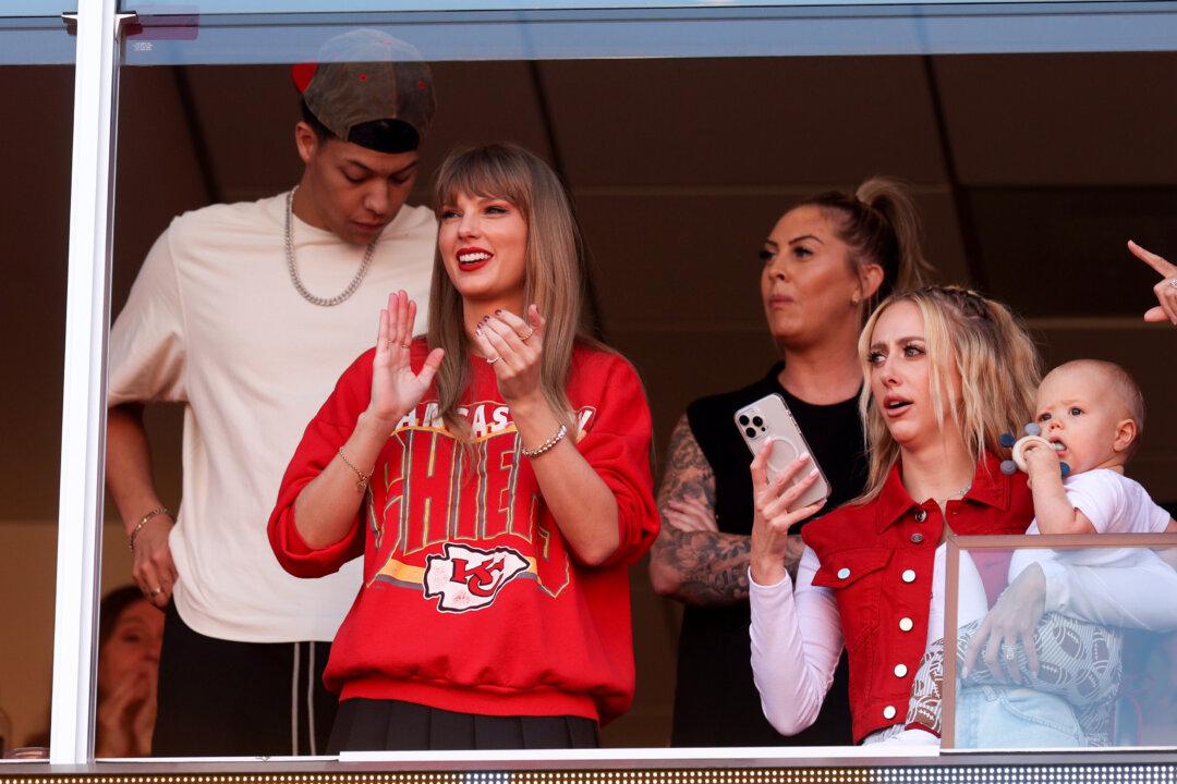 Brett Favre Has Warning for Taylor Swift as Chiefs Look for Another Super Bowl