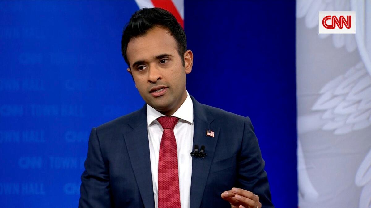 Republican presidential candidate Vivek Ramaswamy speaks at a CNN Town Hall at Grand View University in Des Moines, Iowa, in a still from video, on Dec. 13, 2023. (CNN/Screenshot via The Epoch Times)