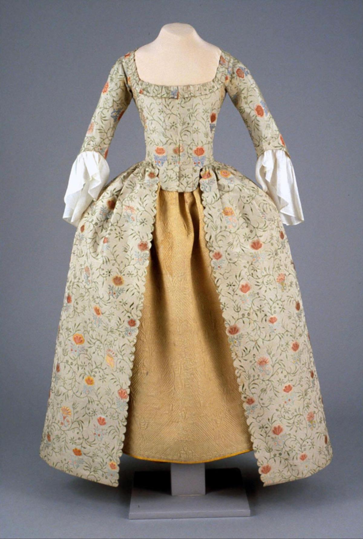 Textile designed between 1726–1785, by Anna Maria Garthwaite, for the gown made between 1775–1785. Silk "lampas" brocaded with silk and linen. The Colonial Williamsburg Foundation. (Courtesy of Baltimore Museum of Art)