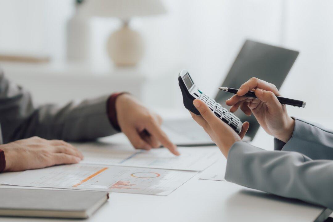 Are You Overpaying Taxes While the Rich Don’t? Learn Their Methods