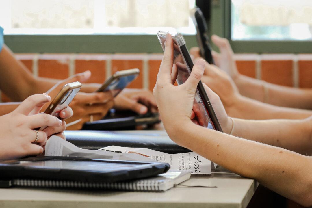 Anthony Furey: Yes, We Need to Ban Cellphones From Schools—and Enforce It