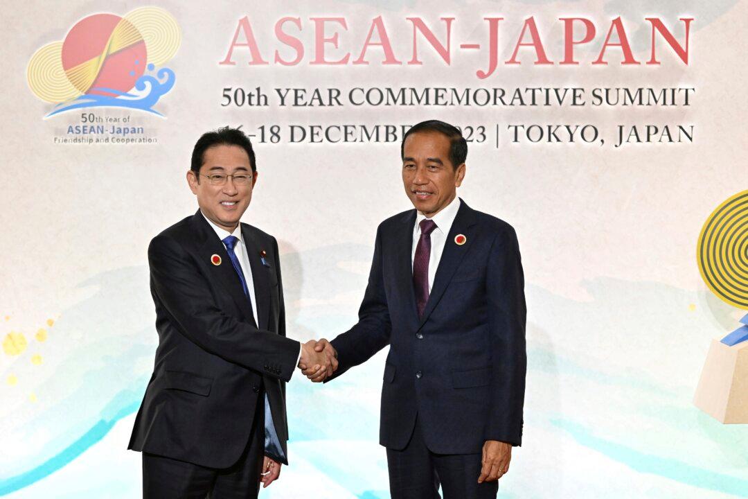 Japan and ASEAN Bolster Ties at Summit Focused on Security and Economy Amid Tensions With China
