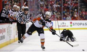 Henrique Scores Three as Ducks Beat Devils 5–1 to Snap Five-Game Skid