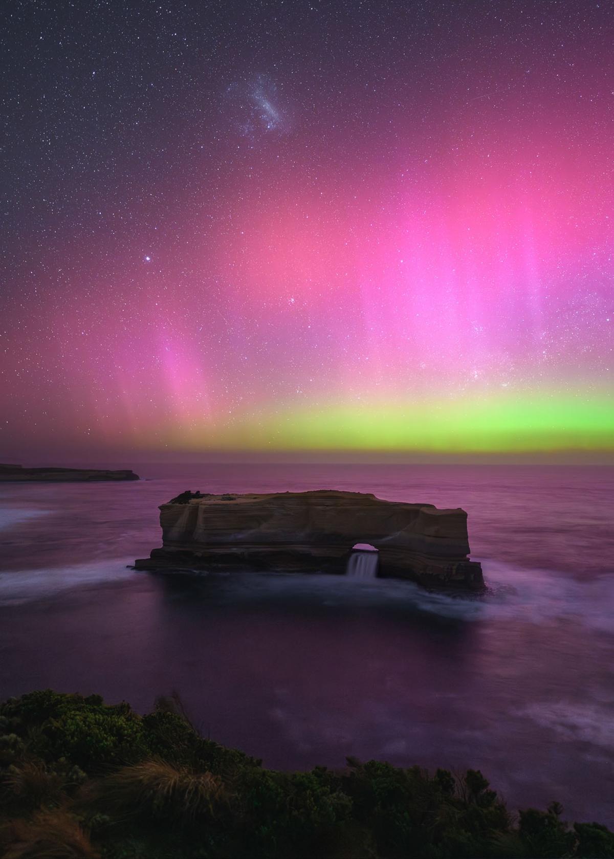 "Bakers Oven Aurora Australis" by Josh Beames. (Courtesy of Josh Beames via Capture the Atlas)