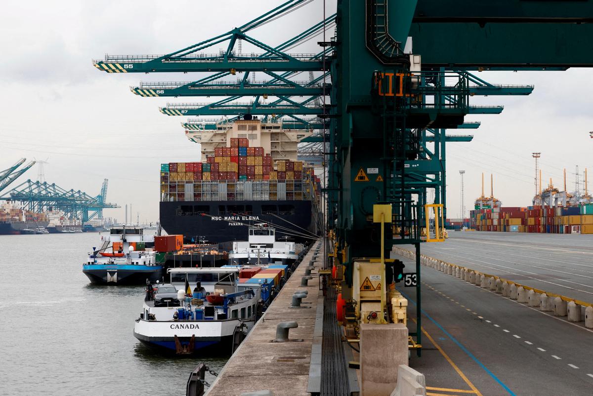 Major Oil and Shipping Companies Suspend Travel Through Key Waterway