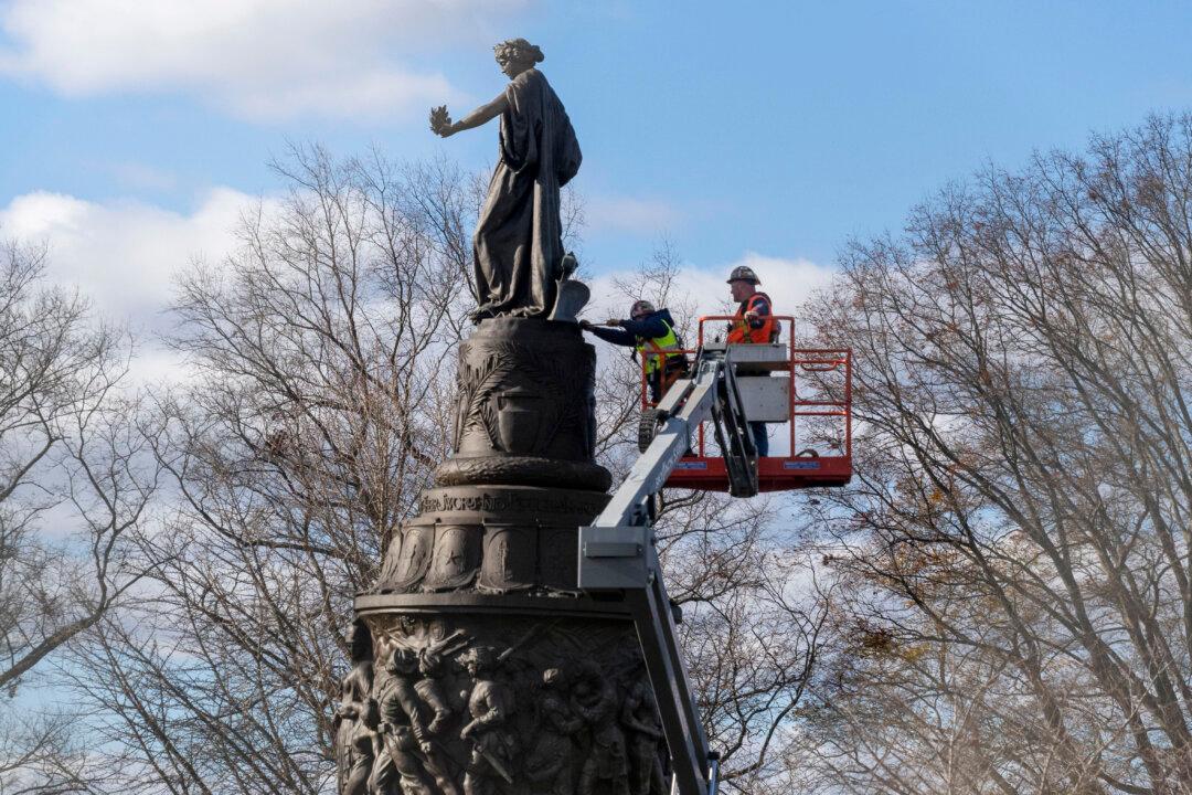 Judge Halts Removal of Confederate Memorial at Arlington National Cemetery
