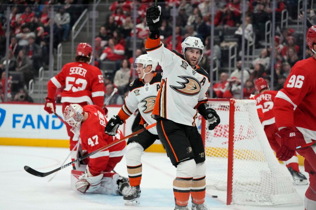 Henrique Scores 4th Goal in 2 Games as Ducks Down Slumping Red Wings, 4–3