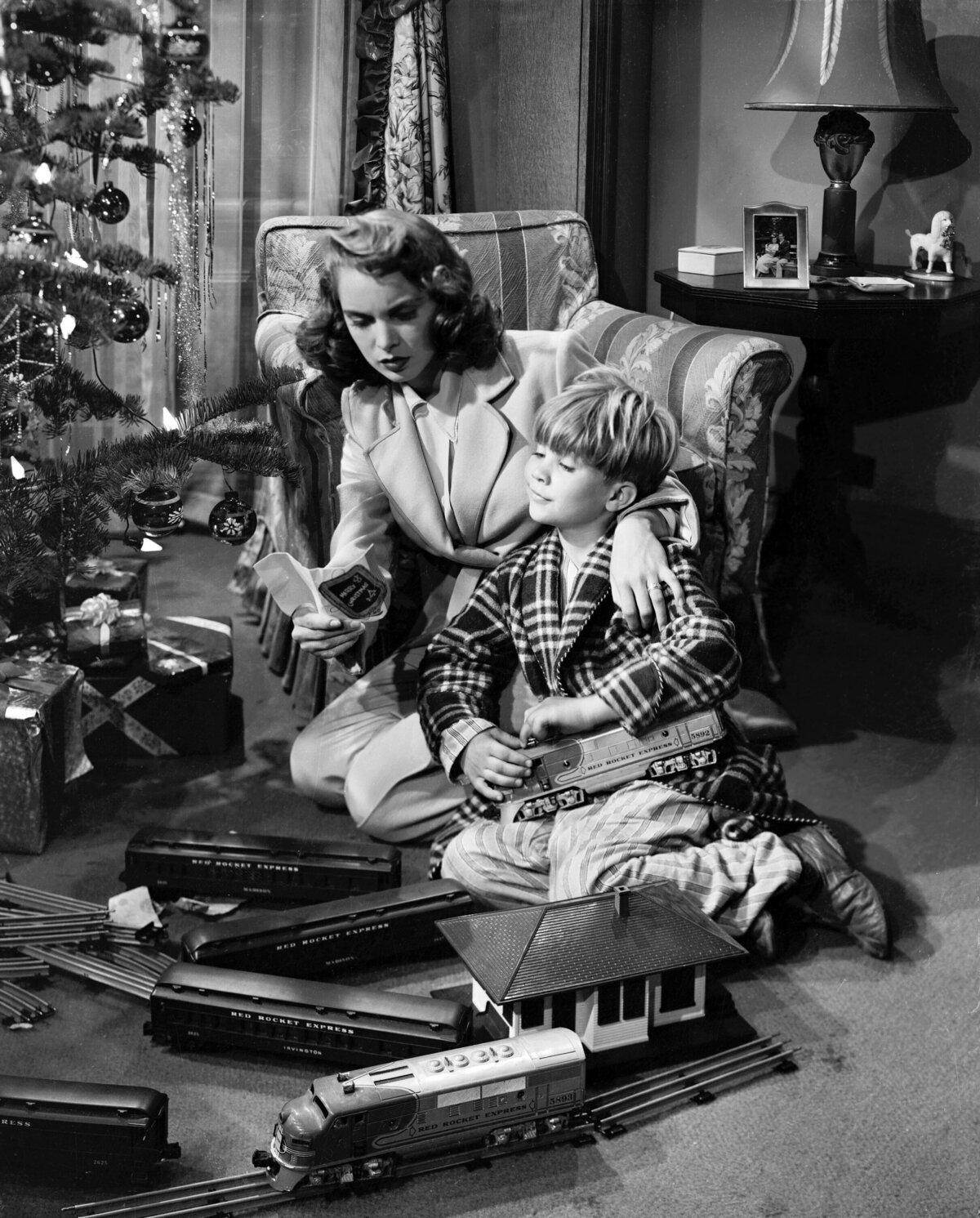 A publicity still for the 1949 film “Holiday Affair.” (MovieStillsDB)