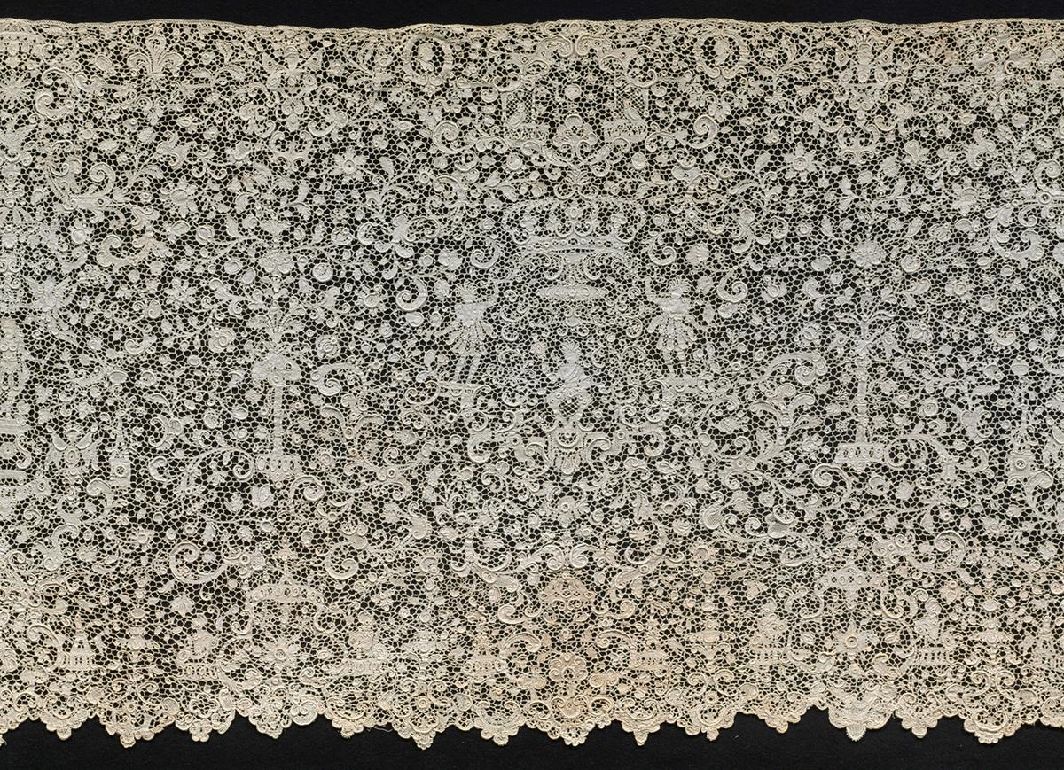 Point de France needle lace furnishing flounce, late 17th century. Linen; overall dimensions 105 inches by 23 inches.(Courtesy of The Baltimore Museum of Art)