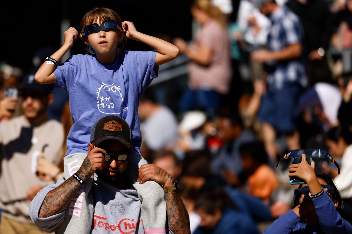 Book Your Flights Now If You’re Planning on Seeing the Total Solar Eclipse in Dallas