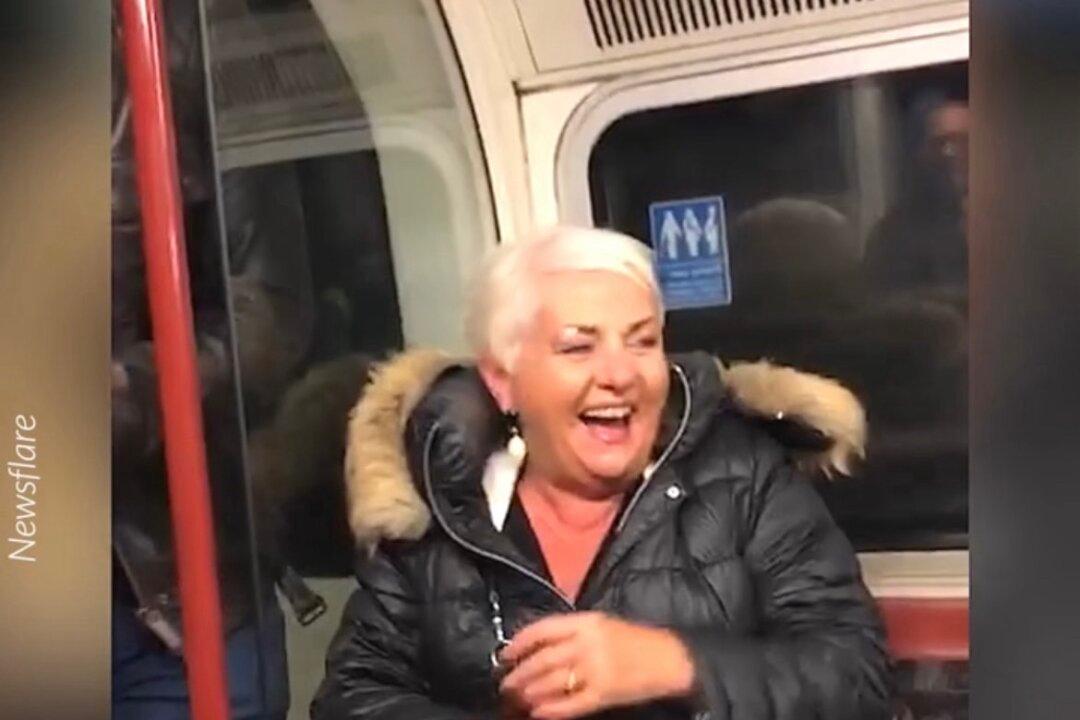 Passengers on London Underground Sing ‘Happy Birthday’ to His Mom