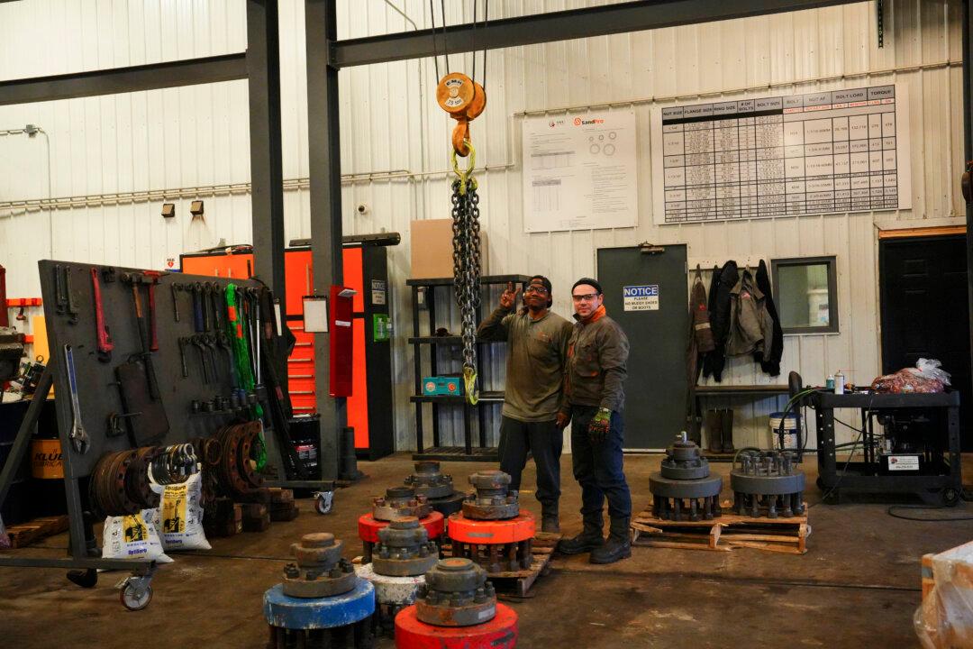 Ukrainian Oilfield Hands in North Dakota Fear ‘What Comes Next’