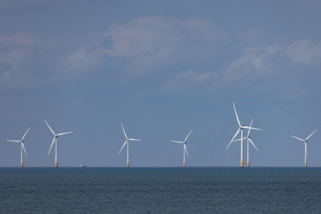 Greenlight for World’s Largest Offshore Wind Farm in UK Waters After Financial Boost