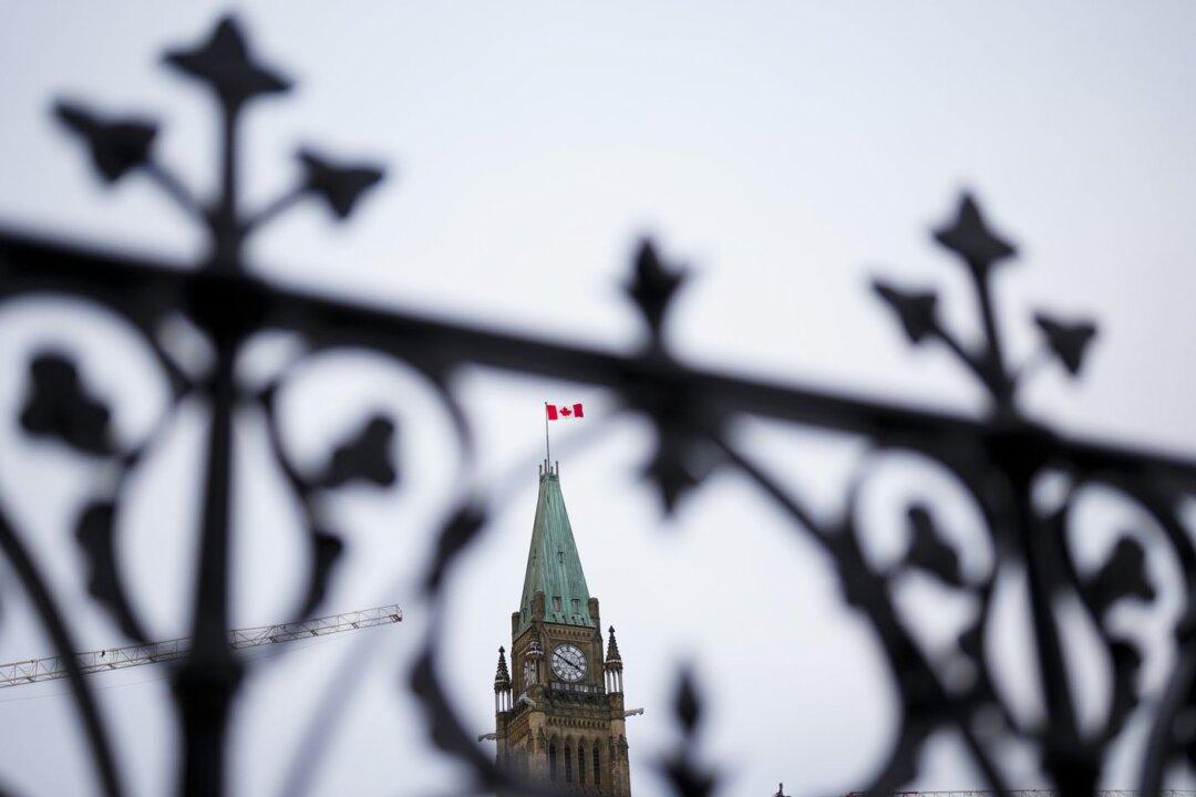 Federal Government Posts $15.1 Billion Deficit Between April and October This Year