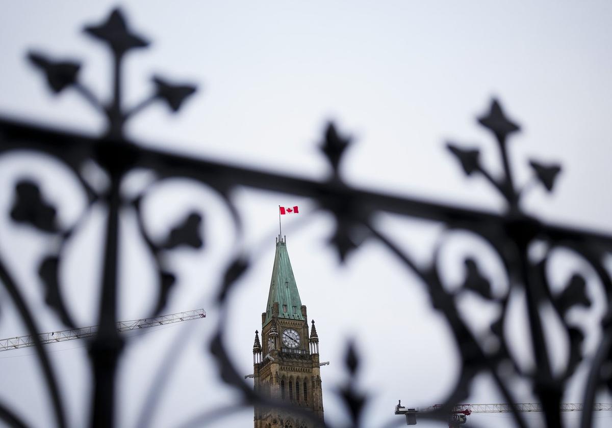 Federal Government Posts $15.1 Billion Deficit Between April and October This Year